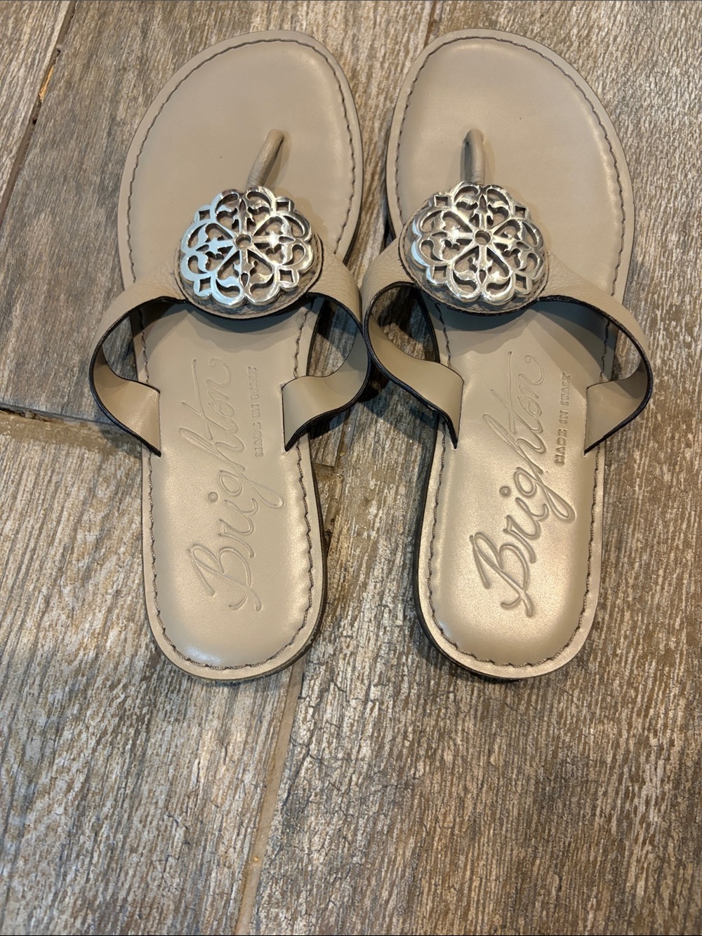 Brighton Alice Leather Thong Sandals with Silver Filigree Medallions size 7.5